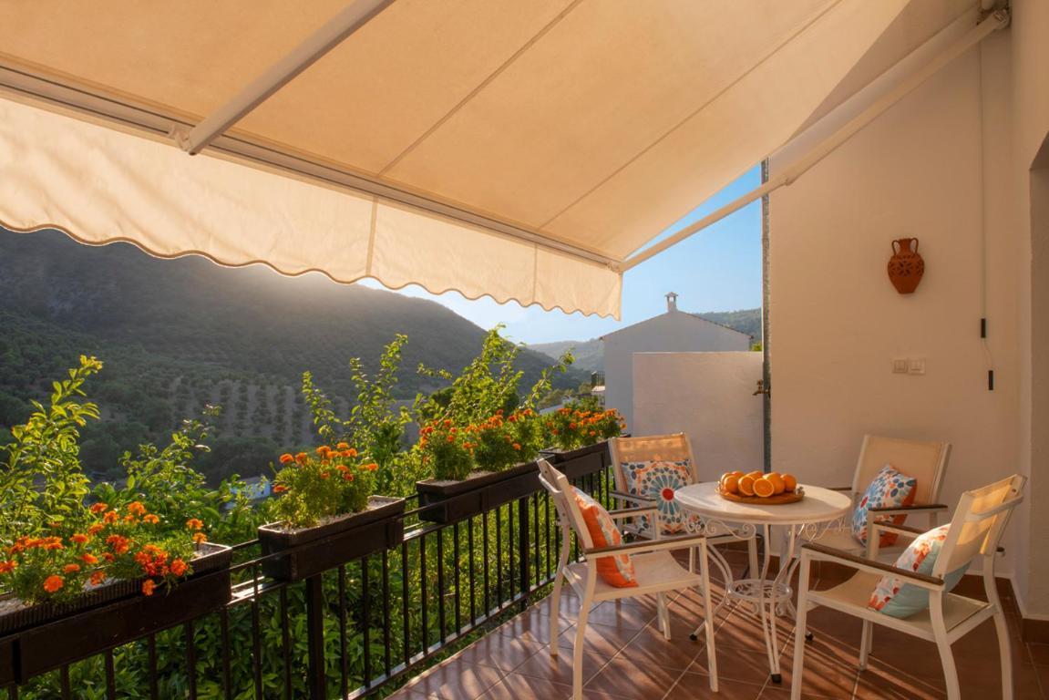Stunning Home Benamahoma 4 Bed - Sierra Grazalema エクステリア 写真